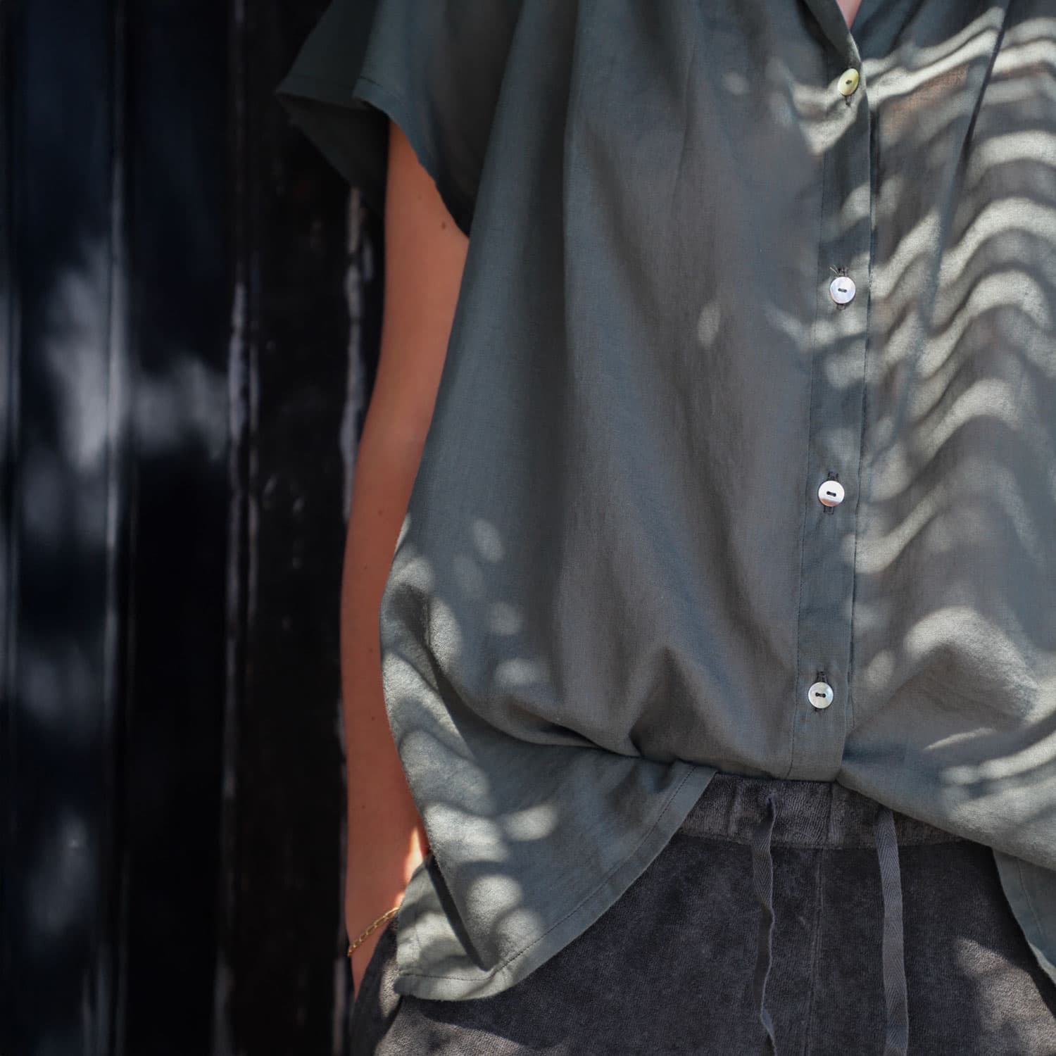 alessandra-shirt-women-ss-s021-dar-grey-green-10_e553670a-4993-492f-b1e0-d3d601d89f04.jpg