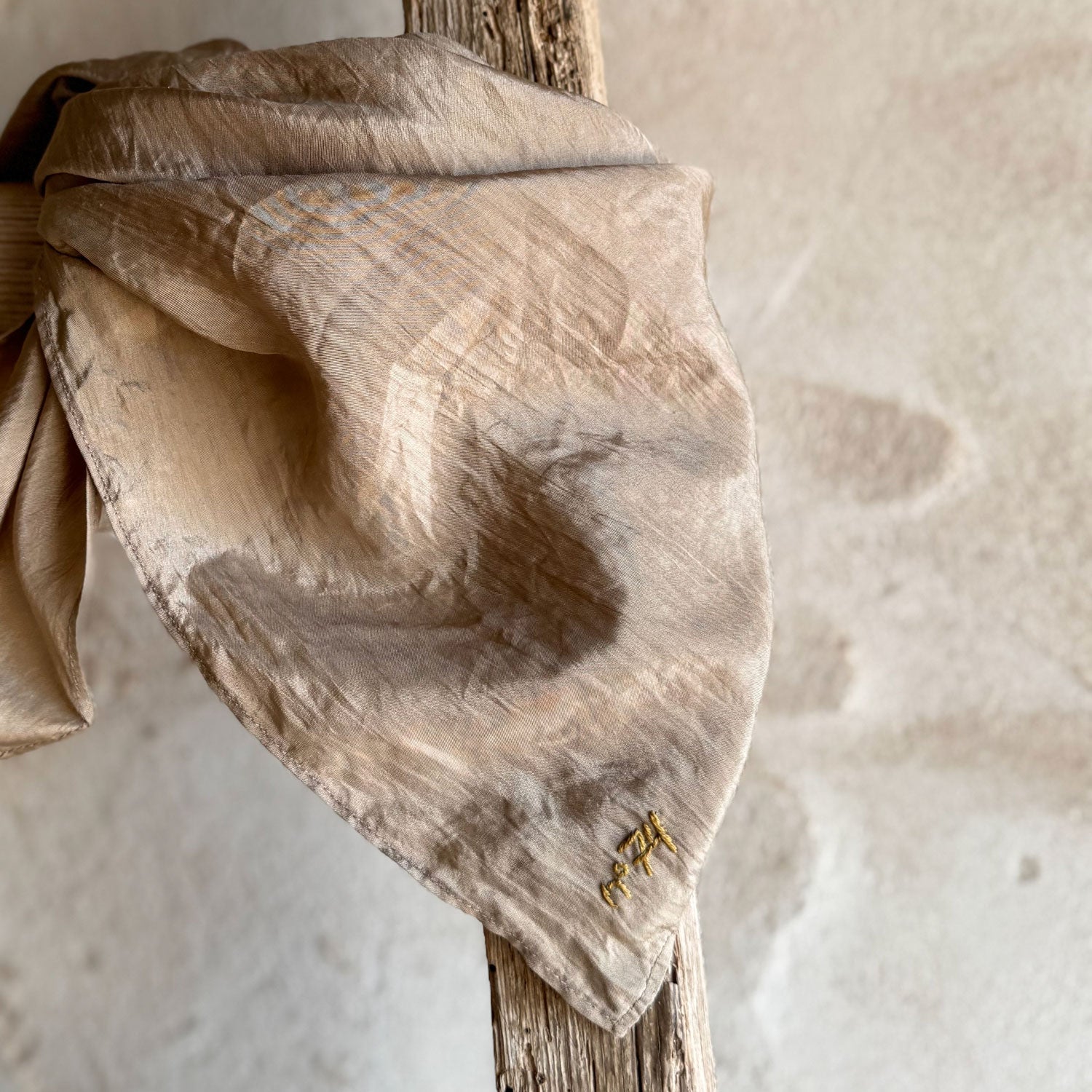carmel-scarf-women-hs-s054-nude-brown-02_f567b7aa-53aa-4b2b-83c3-56990111b5f1.jpg