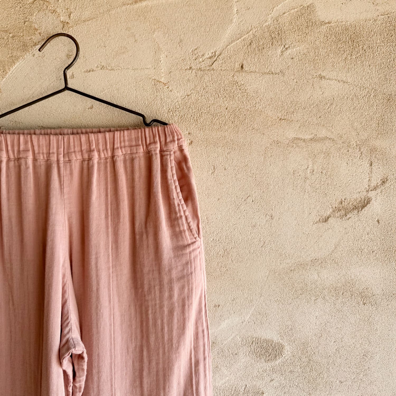 maya-pants-kids-ds-s007-dusty-pink-02_bfc0baf1-067d-47d6-964c-727d0d44b21b.jpg